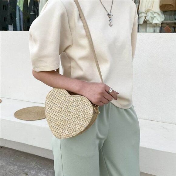 Straw Heart Cream Crossbody Shoulder Bag - Picture 1 of 15